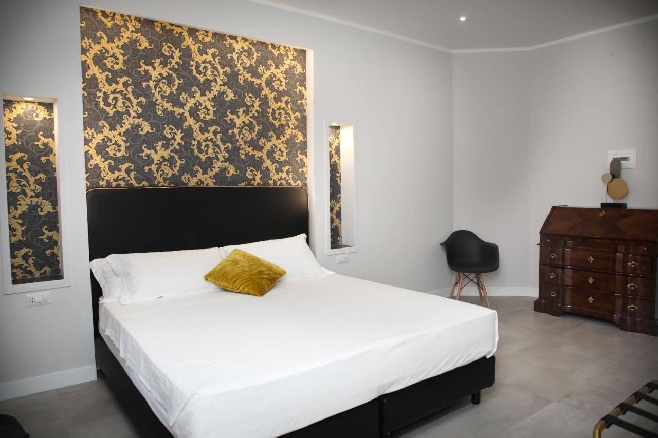 Principessa Isabella Luxury Rooms Salerno Exterior foto