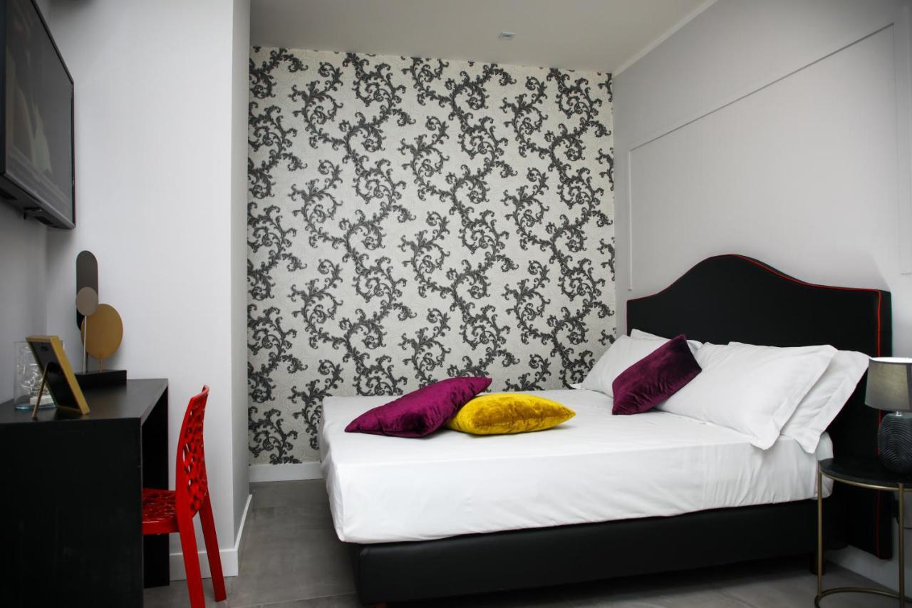 Principessa Isabella Luxury Rooms Salerno Exterior foto