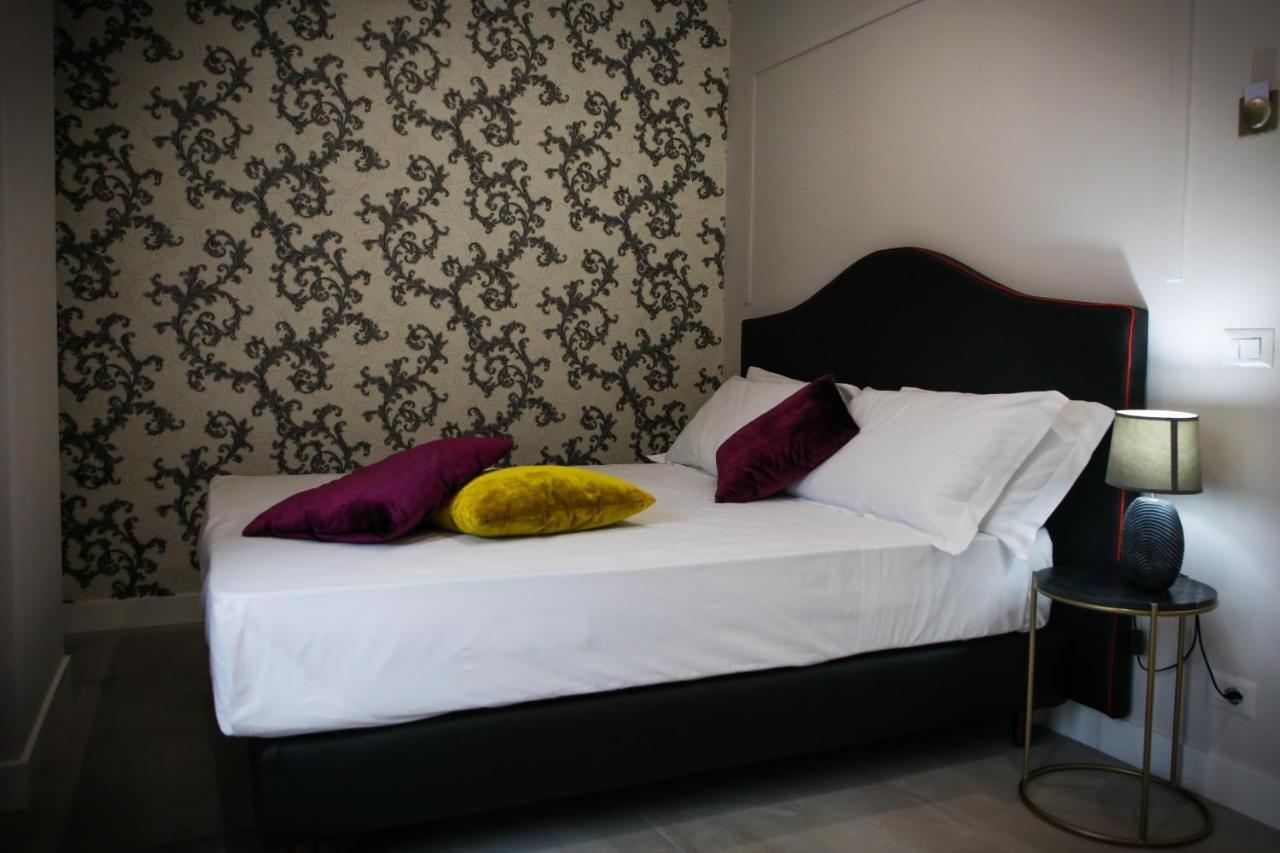 Principessa Isabella Luxury Rooms Salerno Exterior foto